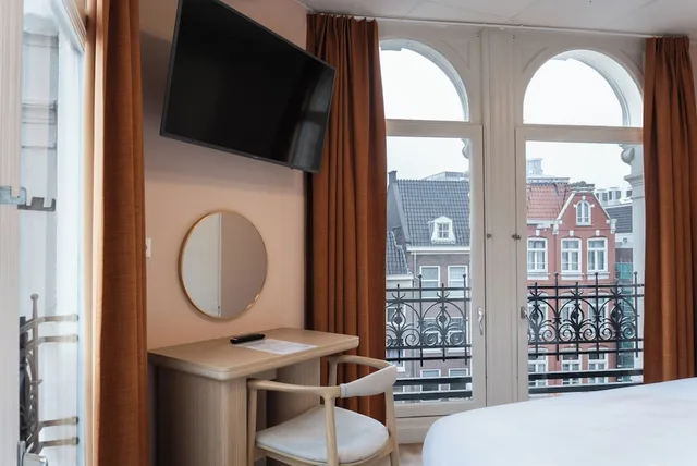 City, Queen Bed, Hotel Jimmy 5/6