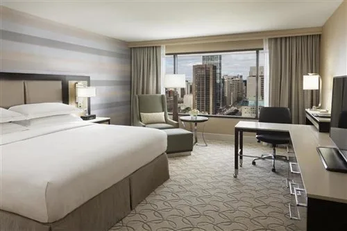 غرفة ديلوكس بسرير مزدوج أو سريرين منفصلين في طابق مرتفع، Hilton Toronto 1/3