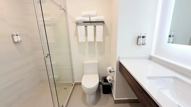 غرفة قياسية بسرير كينج، Holiday Inn Express And Suites Los Mochis Centro By Ihg 6/7