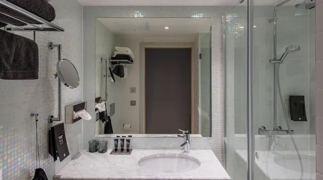 Old, Standard, Double Bed، Clarion Hotel Helsinki 4/4