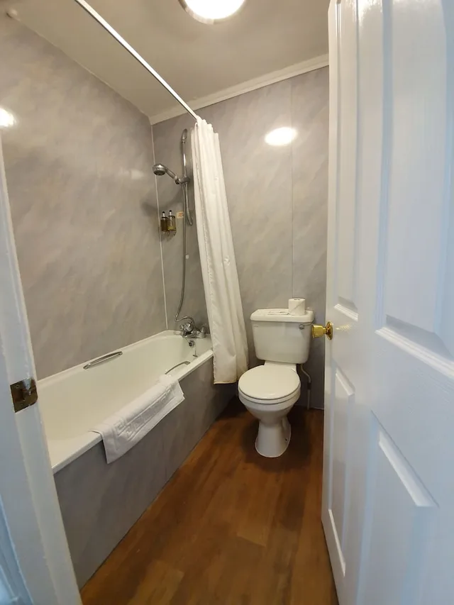 غرفة بسريرين منفصلين، Farnham House Hotel 4/4