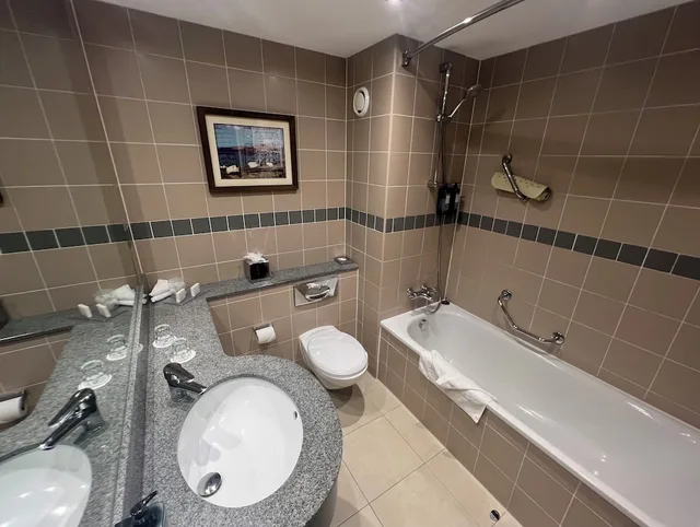 Junior Suite, Double Bed, Sofa, Maldron Hotel Sandy Road Galway (ex. Pillo Hotel Galway) 2/2