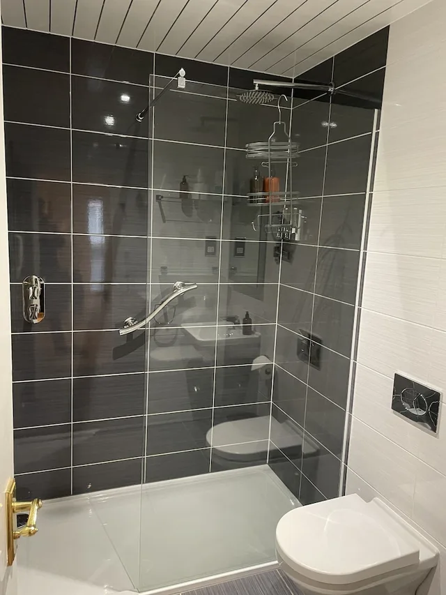 Courtyard, Suite, Queen Bed، The Claymore Guest House 3/3