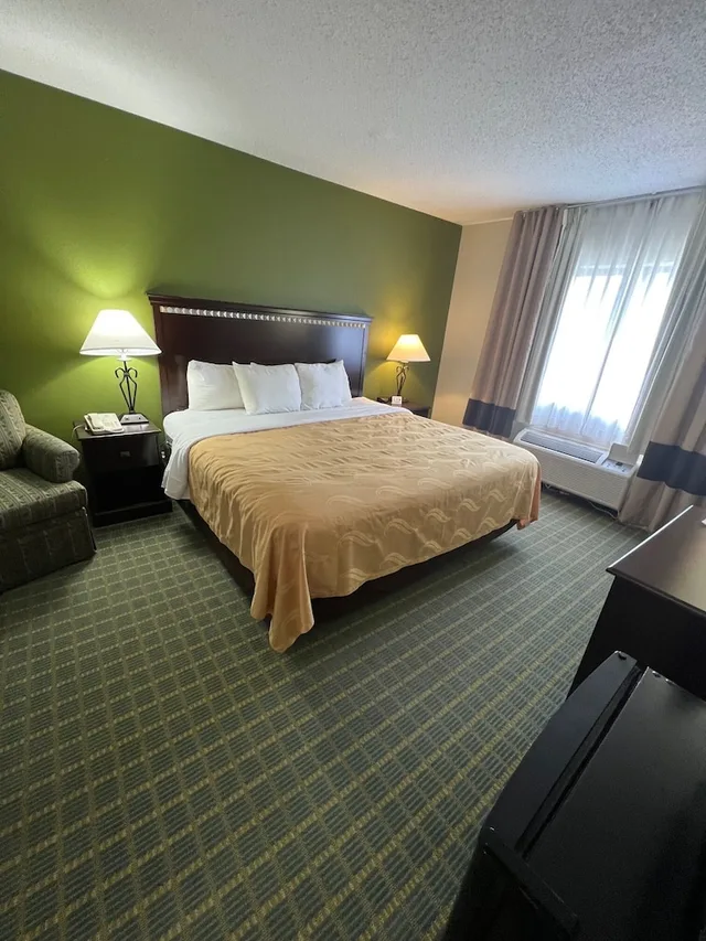 غرفة بسرير كينج لذوي الإعاقة، Quality Inn Seekonk-Providence 4/8