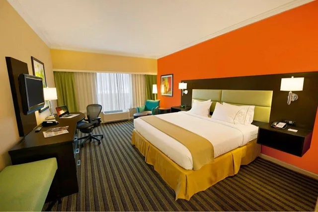 Room, King Bed, HOLIDAY INN EXPRESS PRINCETON SOUTHEAST 1/3