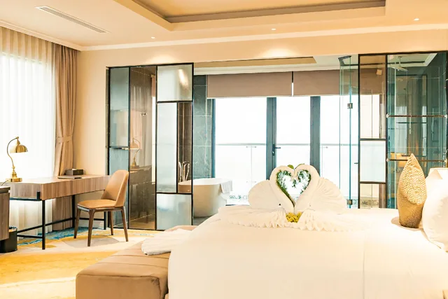 جناح، La Vela Hue Hotel 1/1