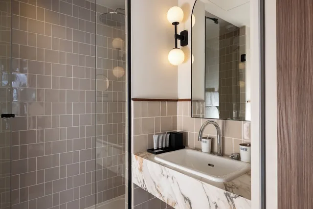 غرفة سوبيريور بسرير كينج بشرفة، Cristal Champs Elysees Hotel 7/10