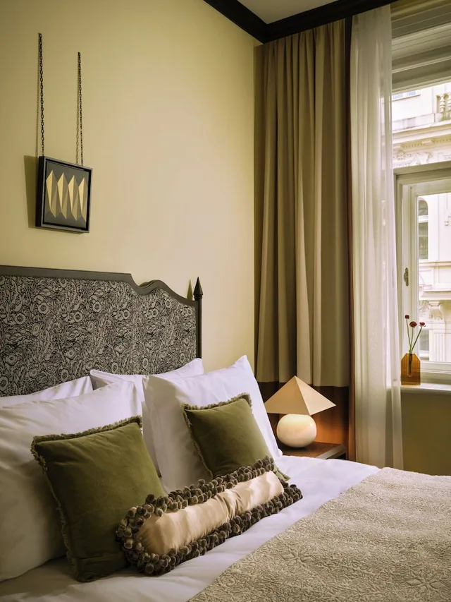 غرفة ركنية بسرير كينج بإطلالة على النهر، Sir Prague Hotel, part of Sircle Collection 1/6