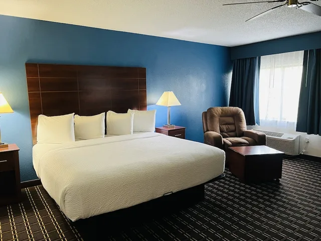 غرفة قياسية بسرير كينج، Baymont By Wyndham La Crosse/Onalaska 8/10