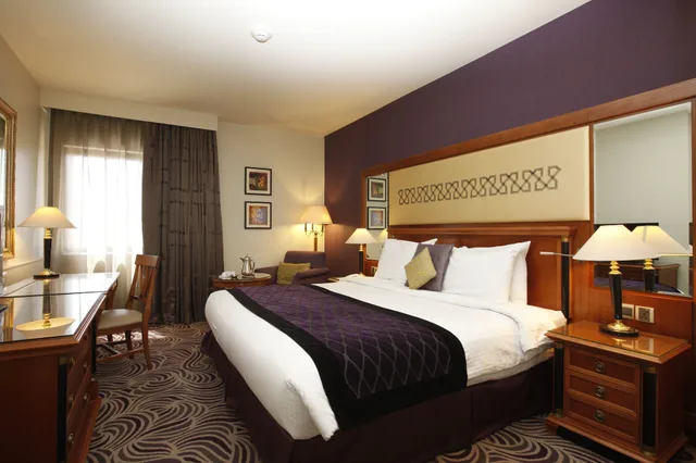 جناح بسرير كينج بغرفة نوم واحدة بمنطقة جلوس، هوليداي إن تبوك(Holiday Inn Tabuk) 5/10