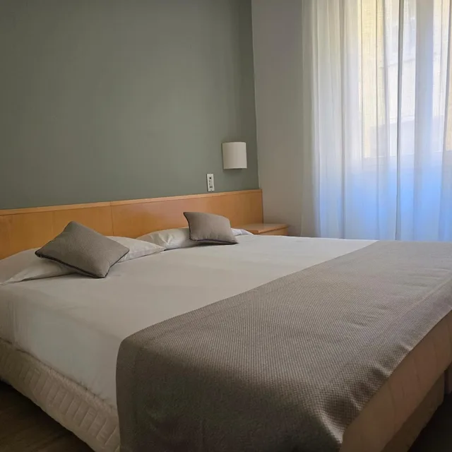 غرفة مفردة، Sant Ambroeus Hotel 20/24