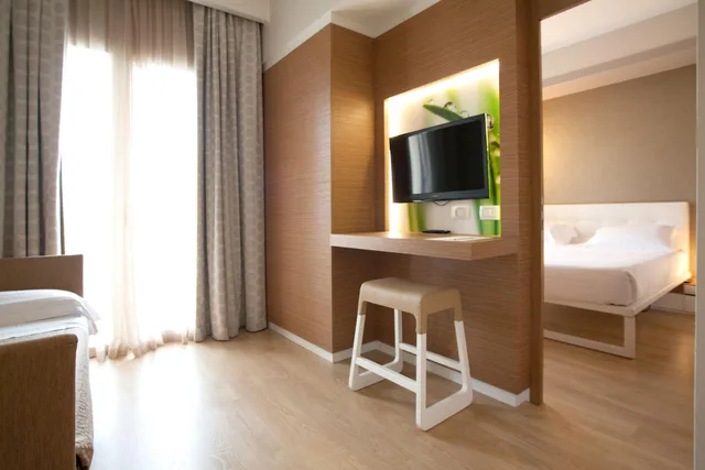 جناح عائلي بشرفة، Oxygen Lifestyle Hotel 3/8