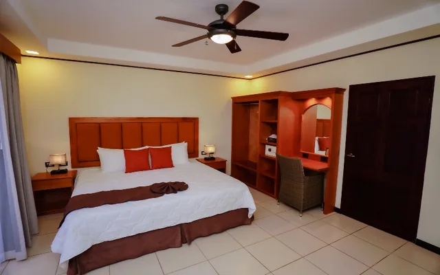 غرفة بسرير كينج، Hotel Poco A Poco 8/10