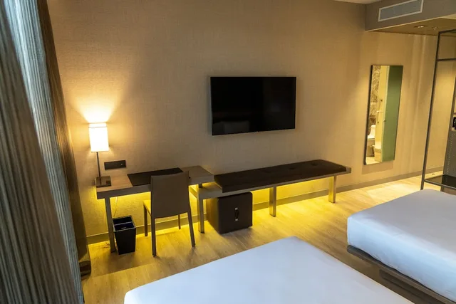 Business, 2 Double Beds, AC Hotel by Marriott Monterrey Valle 3/6