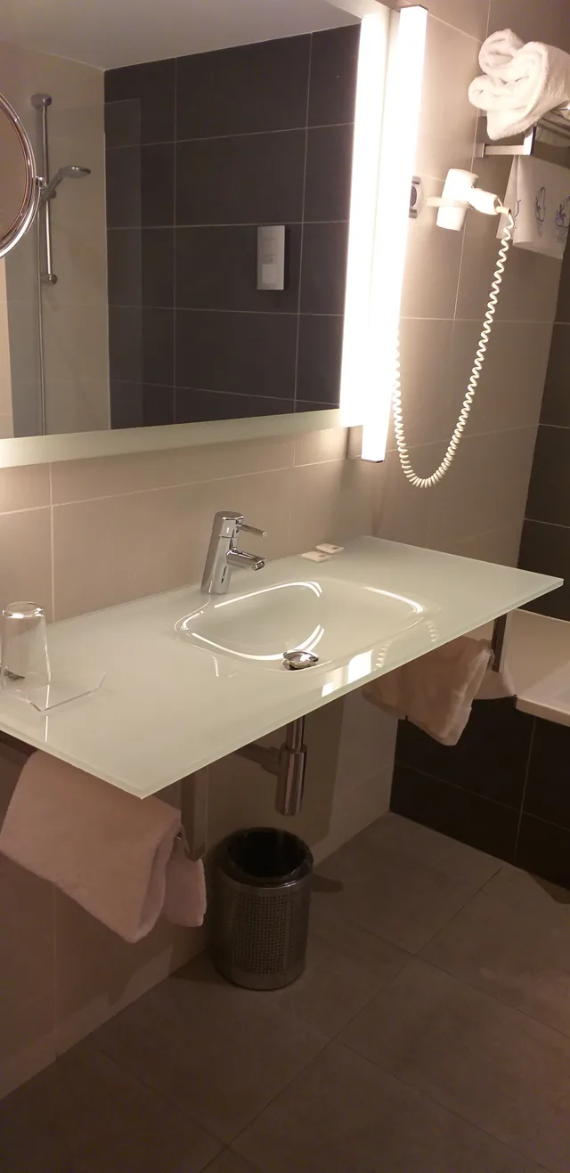 غرفة بسرير مزدوج، Maisonnave 3/3