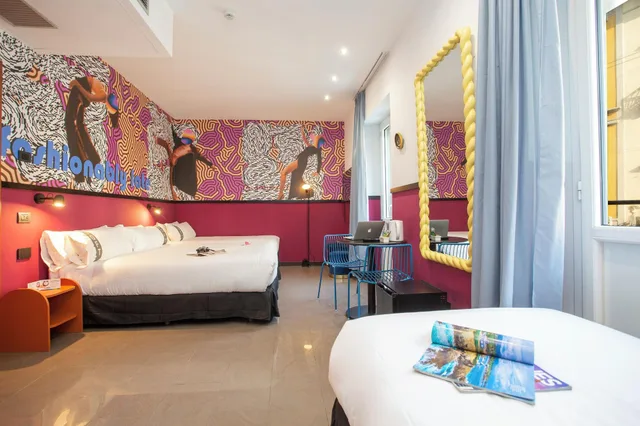 غرفة رباعية بإطلالة على المدينة، Demidoff Hotel 3/4
