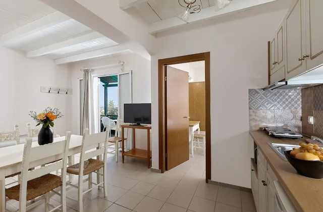 2 Bedrooms, Apartment, 1 Double and 3 Single Beds، Marni Village 6/6
