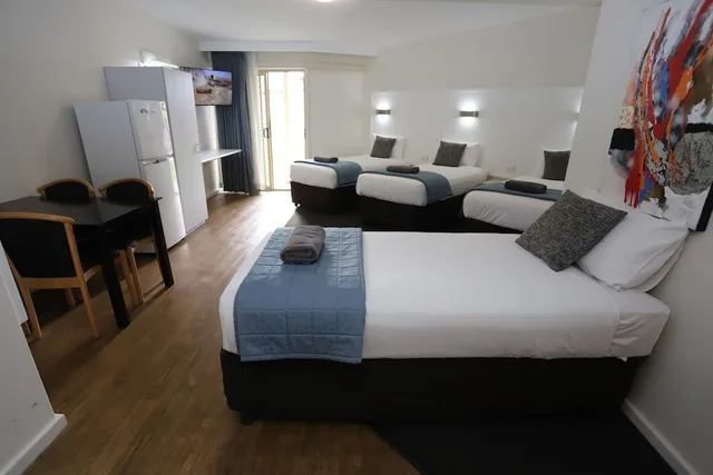 جناح عائلي بسرير كوين وسريرين فرديين بغرفتي نوم، Sleepy Hill Motor Inn 7/10