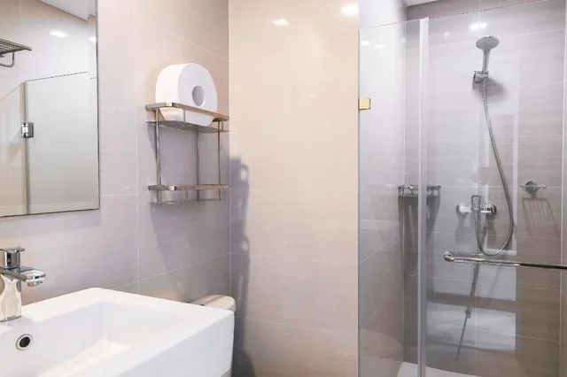 Deluxe, Studio, Tess and Tessha Condotel near T3 Airport 8/8