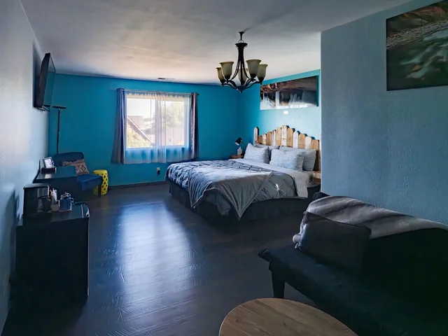 Cave, Futon Bed, King Bed, Single Bed، Bryce Trails Bed and Breakfast 1/4