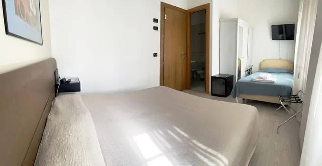 غرفة ثلاثية، Hotel Molise 2 6/10