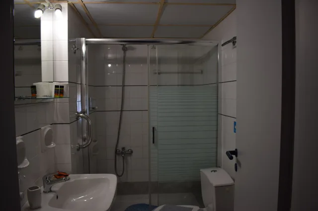 استوديو بسرير مزدوج بشرفة، Alena Apartments 1/2