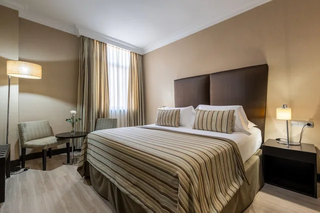 جناح جونيور بسرير كوين، Hotel Saray 2/10