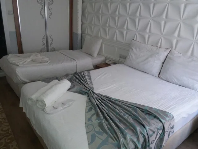 غرفة ثلاثية، Grand Heykel Hotel 4/7