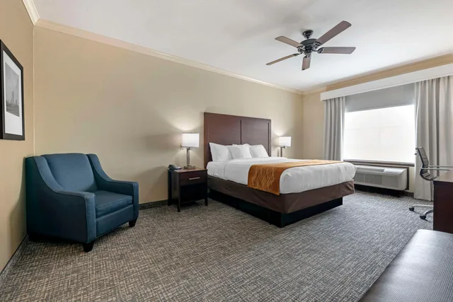 غرفة بسرير كينج، Comfort Inn and Suites Fort Worth Fossil Creek 4/6