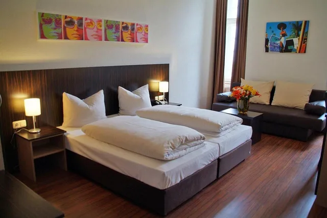 Room, Quadruple, Twin Beds, Arthotel Munich 2/2