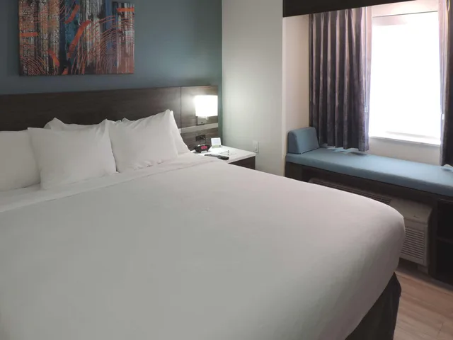 غرفة بسرير كوين، Sleep Inn & Suites Clarion, PA Near I-80 1/6