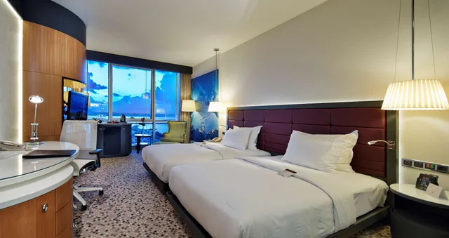 Deluxe, Twin Beds, Sea View, Bathtub, Doubletree By Hilton Hotel Istanbul - Moda 6/10