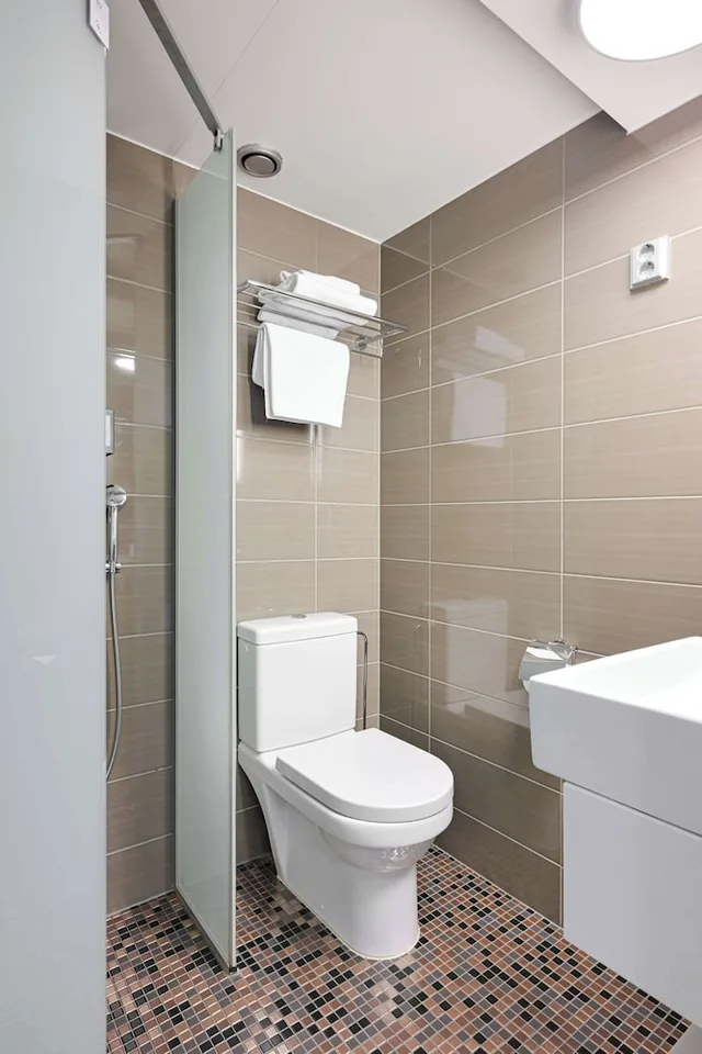 Compact, Single, Double Bed، Comfort Hotel Xpress Helsinki Airport Terminal 4/4