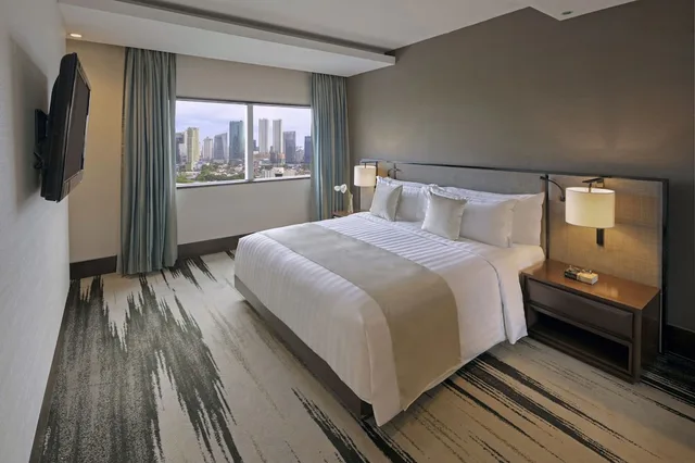3 Bedrooms, Red Level, Connecting, Suite, 3 King Beds, Executive Lounge Access، Gran Melia Jakarta 3/6