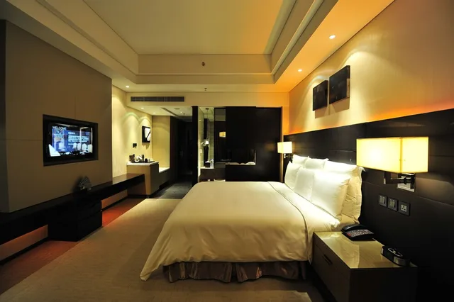 غرفة كلوب بسرير كينج بإطلالة على المدينة، Renaissance Guiyang Hotel 5/10