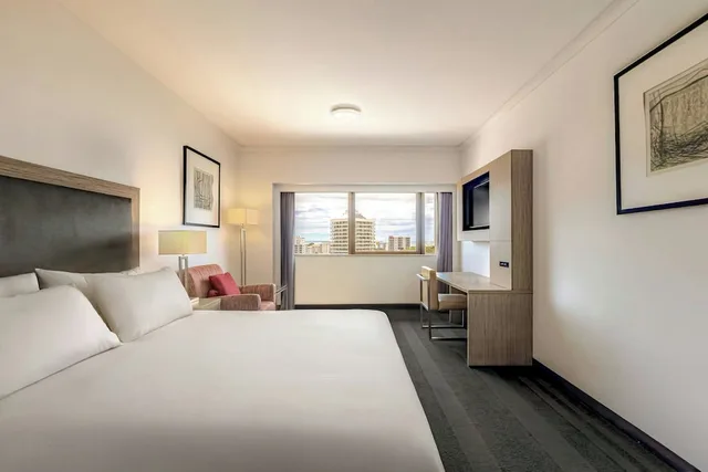 غرفة قياسية بسرير كينج بإطلالة على المدينة، Courtyard by Marriott Darwin 1/5