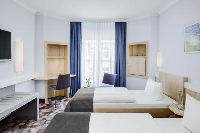 غرفة قياسية بسرير مزدوج، INTERCITYHOTEL ROSTOCK 3/5