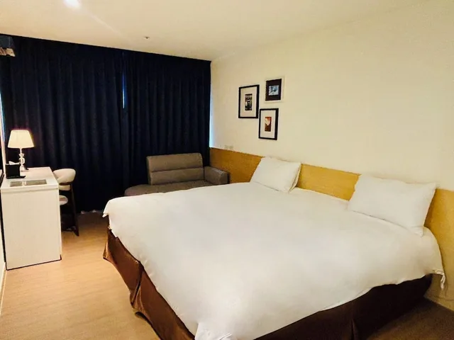 Room, Double Bed, River View, We Meet Taipei Hotel 8/10