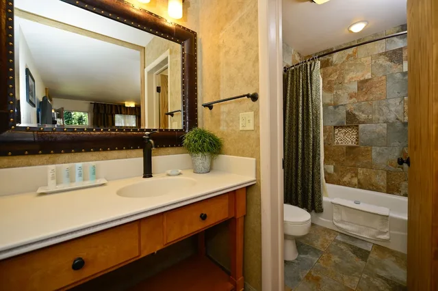 Room, 2 Queen Beds, Courtyard Area، Lexington Hotel At Jackson Hole Hotel Suites 6/6