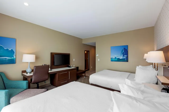 غرفة لذوي الإعاقة، Best Western Plus St. John s Airport Hotel and Suites 3/4
