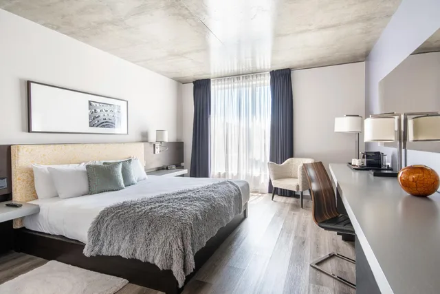 Privilege, King Bed, 10 Hotel Formerly Opus Hotel 1/2