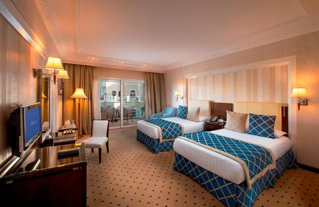 غرفة بسرير كينج بإطلالة على المسبح، Premier Le Reve Hotel and Spa - Adults Only (+16) 2/4
