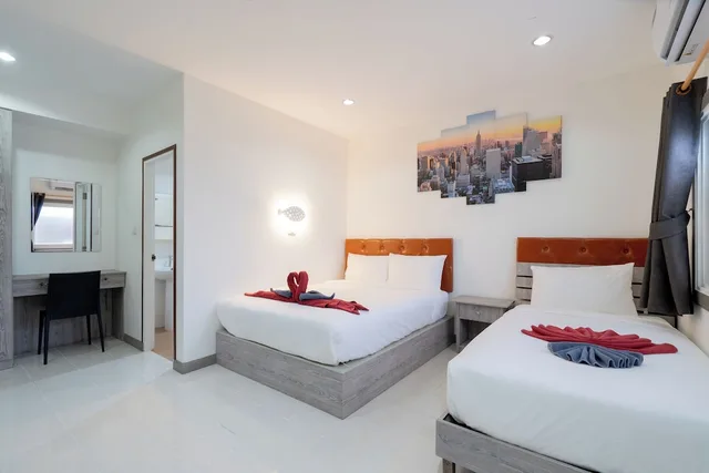 Deluxe, Squareone Hostel 3/10