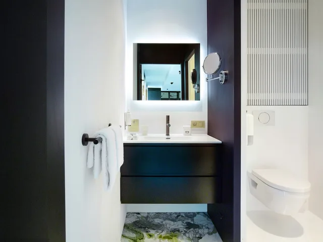 شقة فاخرة بسرير كينج بشرفة، Hotel Damier, WorldHotels Crafted 2/3