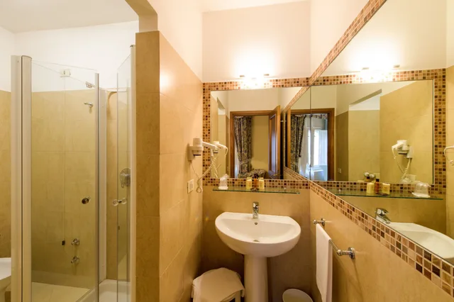 غرفة مفردة، Albergo Reggio 9/12
