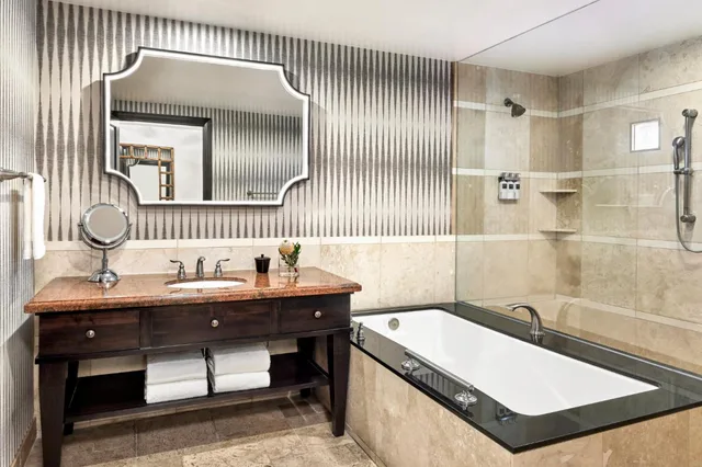 Suite, King Bed, Pool Side, Sofa، Omni Scottsdale Resort And Spa At Montelucia 3/4