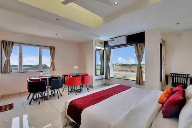 غرفة عائلية بسرير فردي، Goverdhan Greens Resort Dwarka 1/3