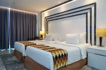 Executive, Twin Beds, 2 Double Beds, Pool Access، Cambridge Hotel Medan (ex Grand Swiss Belhotel Medan) 1/1