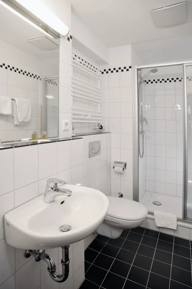 غرفة قياسية بسرير مزدوج، Cityhotel Monopol 4/5