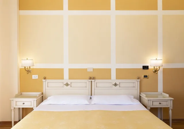 Room, Twin Beds, City View, Settentrionale Esplanade 4/6